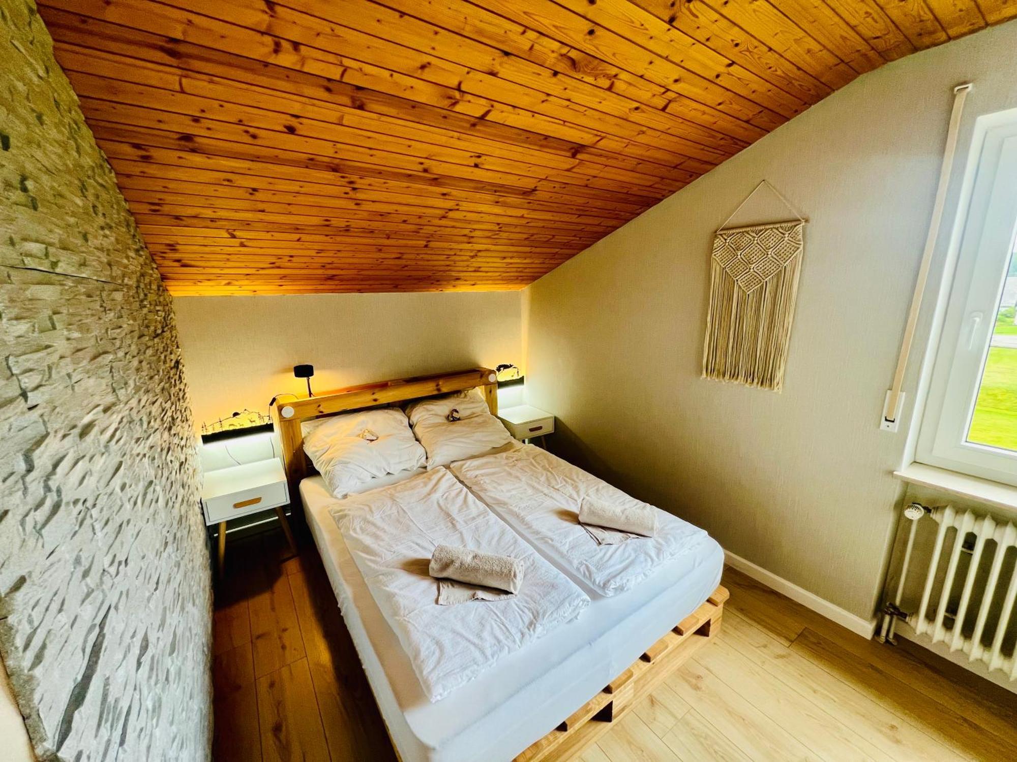 Mitten Im Schwarzwald Mit Infrarot-Sauna Und Garagenparkplatz Schönwald Bagian luar foto